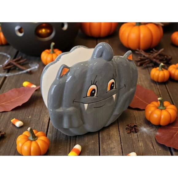 New Ceramic Grey Happy Smiling Bat Halloween Dinning Napkin Holder - Picture 1 of 4
